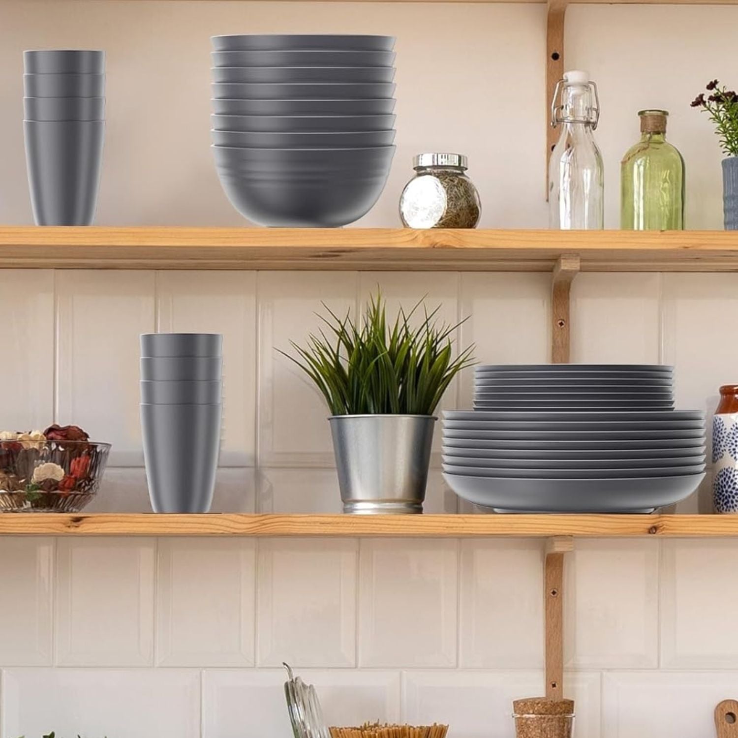 Pack of 24 Plastic Dinnerware Set